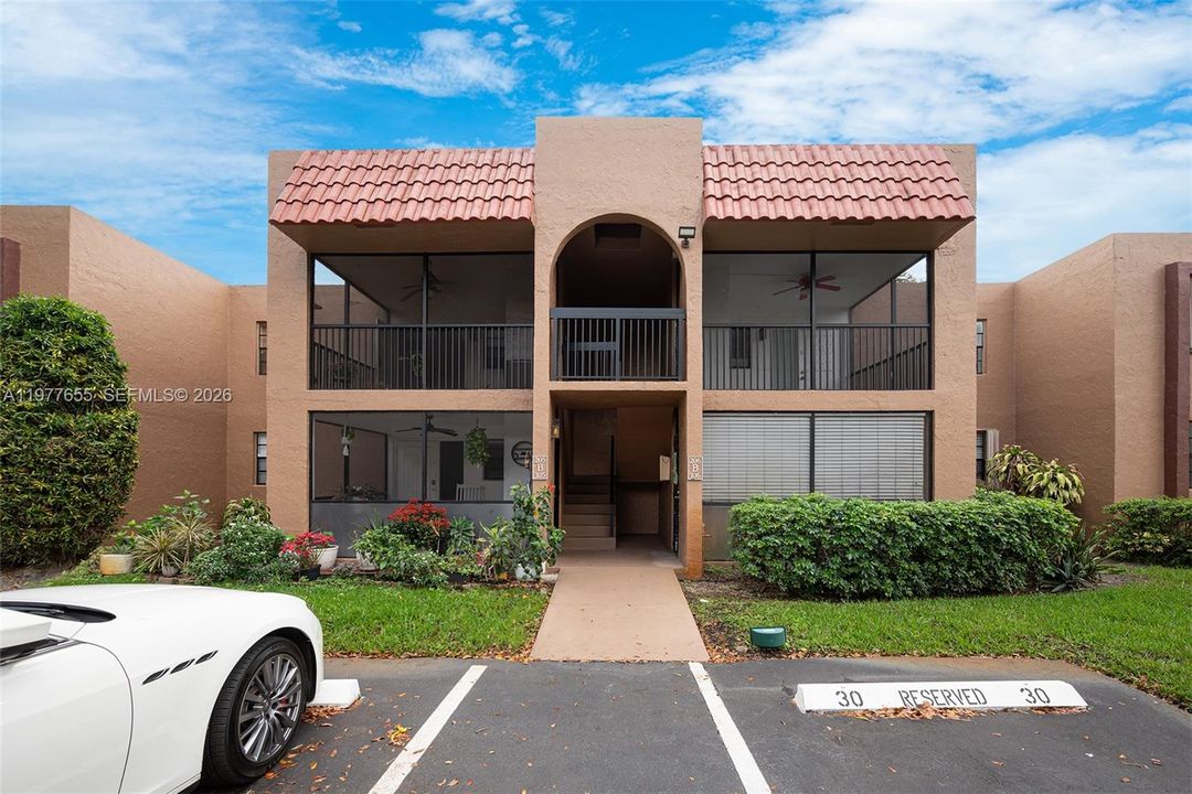 Activo con contrato: $1,850 (1 camas, 1 baños, 915 Pies cuadrados)