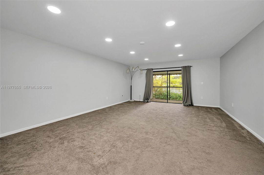 Activo con contrato: $1,850 (1 camas, 1 baños, 915 Pies cuadrados)