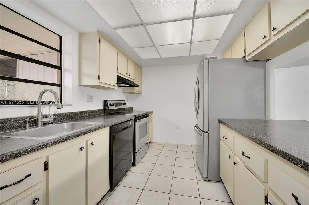 Activo con contrato: $1,850 (1 camas, 1 baños, 915 Pies cuadrados)