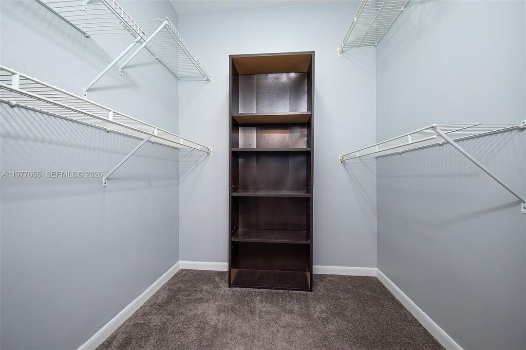 Activo con contrato: $1,850 (1 camas, 1 baños, 915 Pies cuadrados)