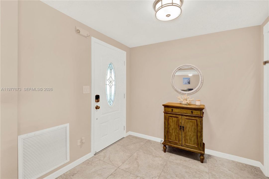 For Sale: $890,000 (3 beds, 2 baths, 1320 Square Feet)