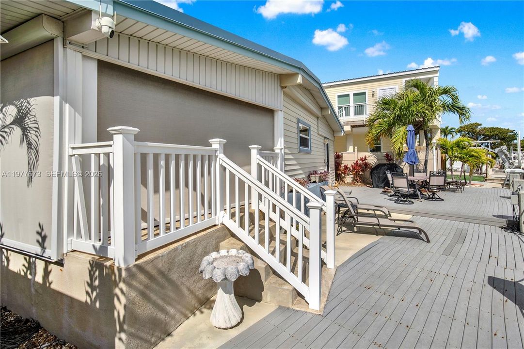 For Sale: $890,000 (3 beds, 2 baths, 1320 Square Feet)