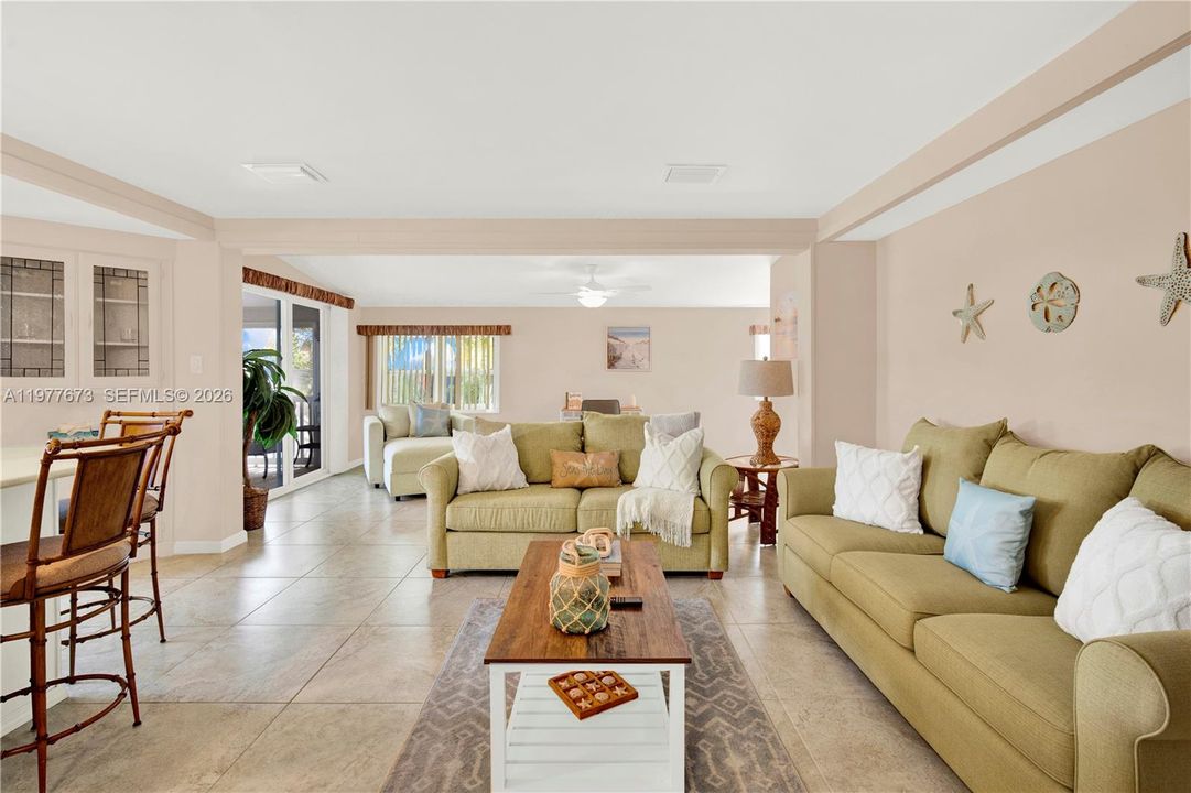 For Sale: $890,000 (3 beds, 2 baths, 1320 Square Feet)