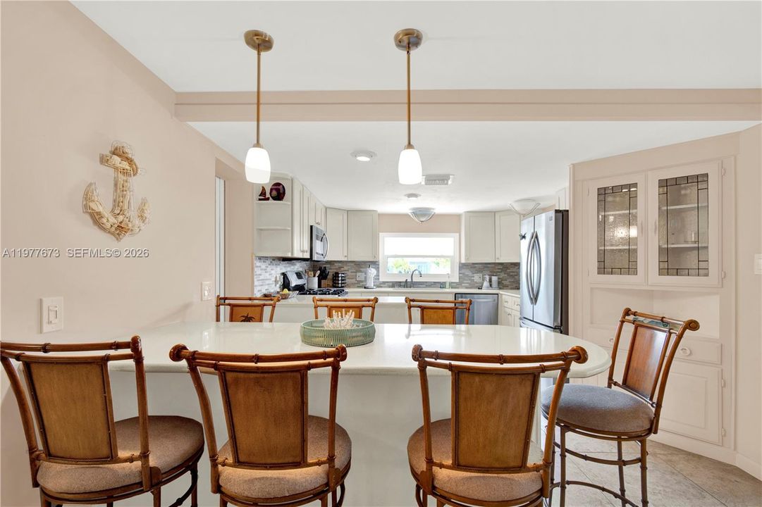 For Sale: $890,000 (3 beds, 2 baths, 1320 Square Feet)