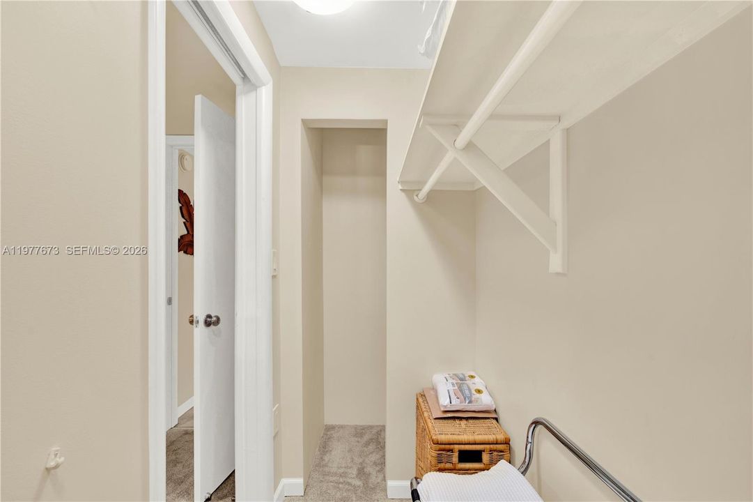 For Sale: $890,000 (3 beds, 2 baths, 1320 Square Feet)