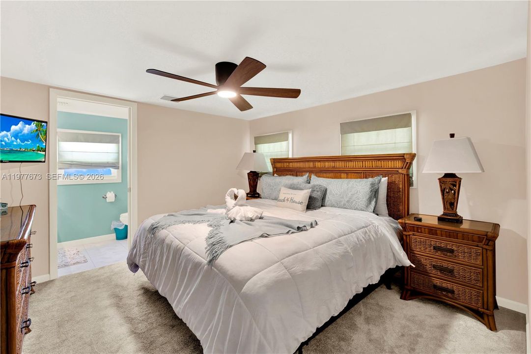 For Sale: $890,000 (3 beds, 2 baths, 1320 Square Feet)