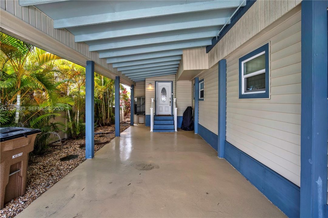 For Sale: $890,000 (3 beds, 2 baths, 1320 Square Feet)