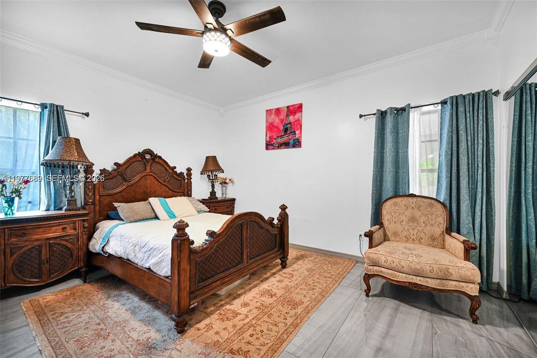 For Sale: $2,625,000 (5 beds, 5 baths, 4598 Square Feet)