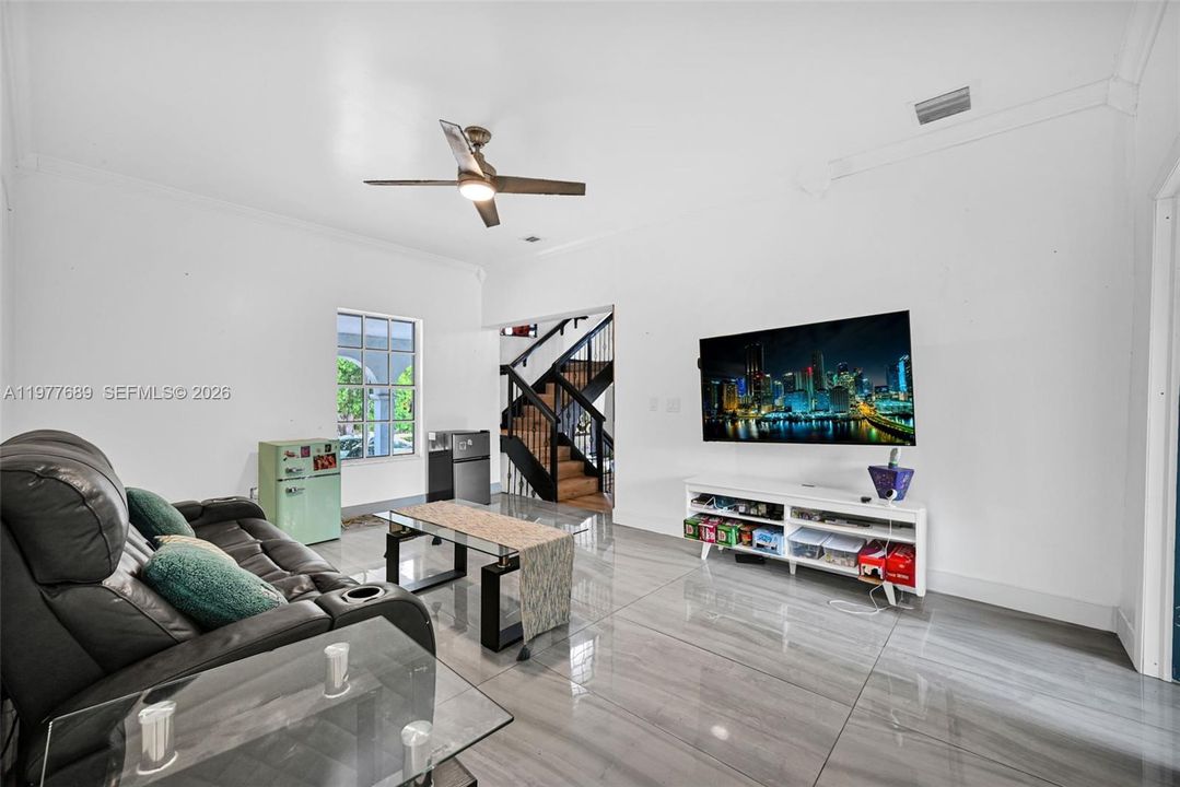 For Sale: $2,625,000 (5 beds, 5 baths, 4598 Square Feet)