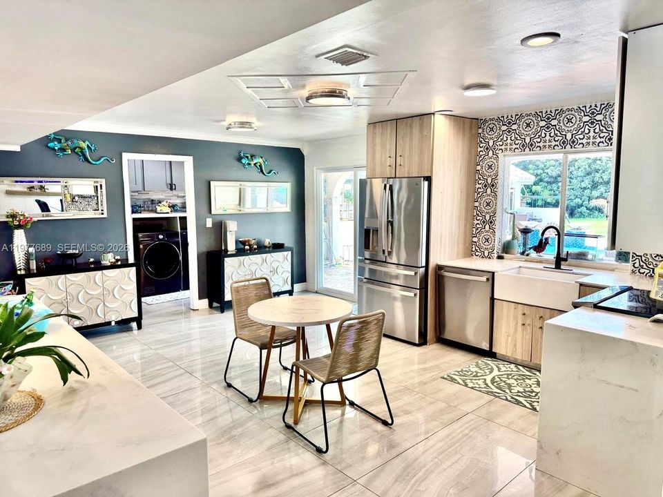 For Sale: $2,625,000 (5 beds, 5 baths, 4598 Square Feet)