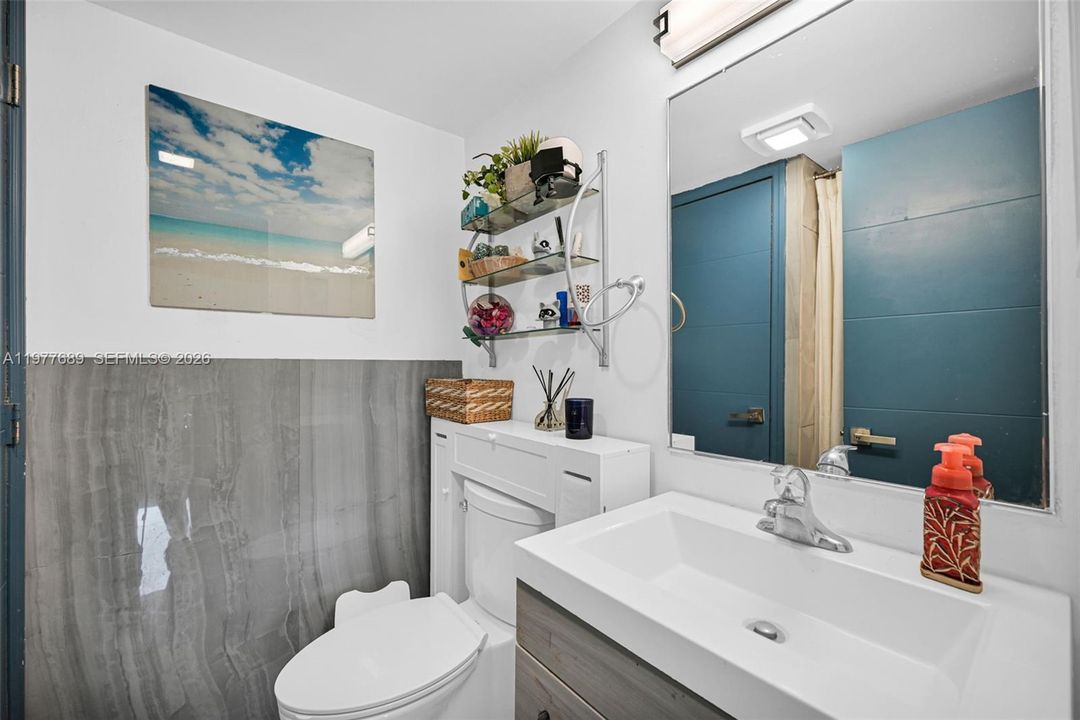 For Sale: $2,625,000 (5 beds, 5 baths, 4598 Square Feet)