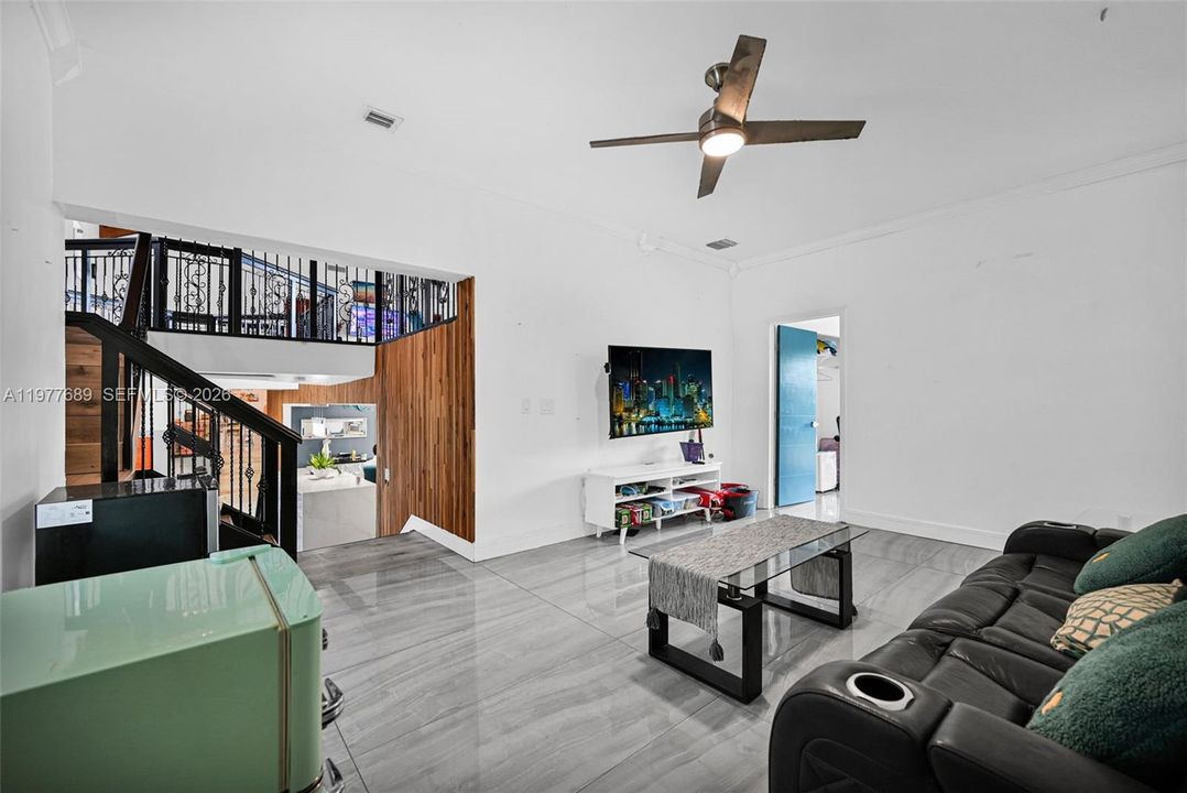 For Sale: $2,625,000 (5 beds, 5 baths, 4598 Square Feet)