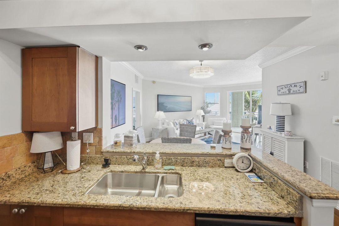 23-web-or-mls-975-nw-flagler-ave