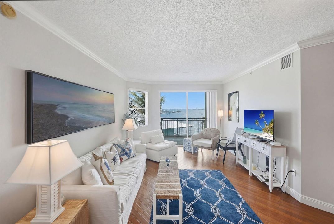 8-web-or-mls-975-nw-flagler-ave