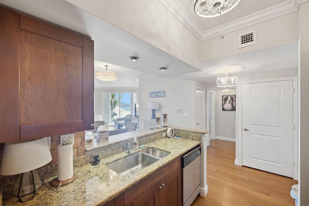 24-web-or-mls-975-nw-flagler-ave