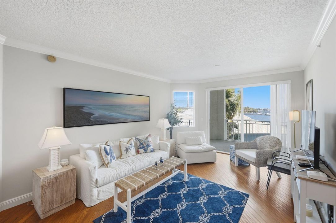 7-web-or-mls-975-nw-flagler-ave