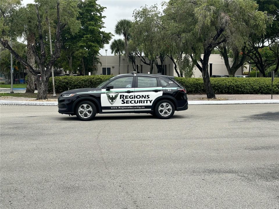 合同活跃: $250,000 (2 贝兹, 2 浴室, 965 平方英尺)