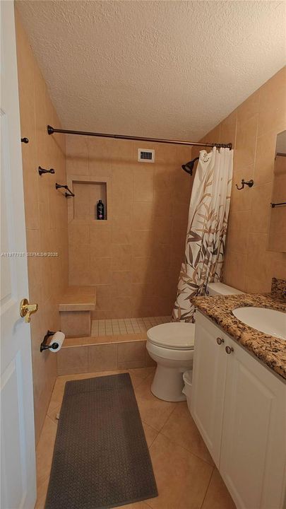 For Sale: $385,000 (2 beds, 2 baths, 990 Square Feet)
