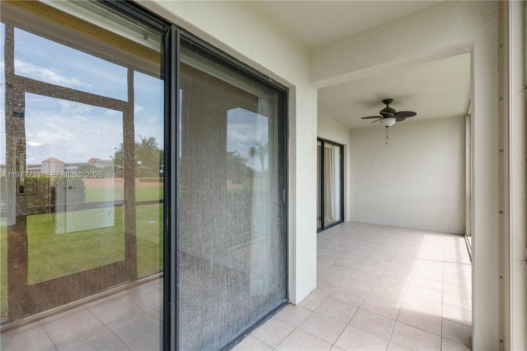 En Venta: $274,000 (2 camas, 2 baños, 1369 Pies cuadrados)
