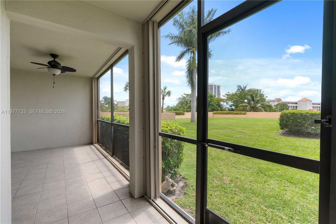 En Venta: $274,000 (2 camas, 2 baños, 1369 Pies cuadrados)