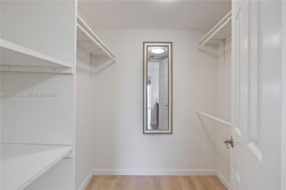 En Venta: $274,000 (2 camas, 2 baños, 1369 Pies cuadrados)