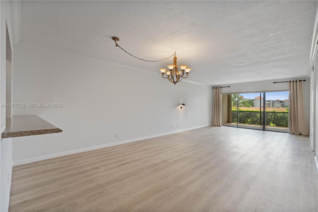 En Venta: $274,000 (2 camas, 2 baños, 1369 Pies cuadrados)