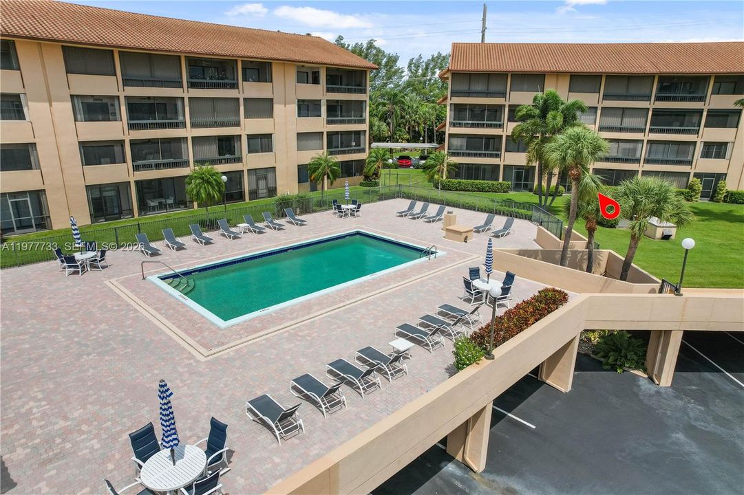 En Venta: $274,000 (2 camas, 2 baños, 1369 Pies cuadrados)