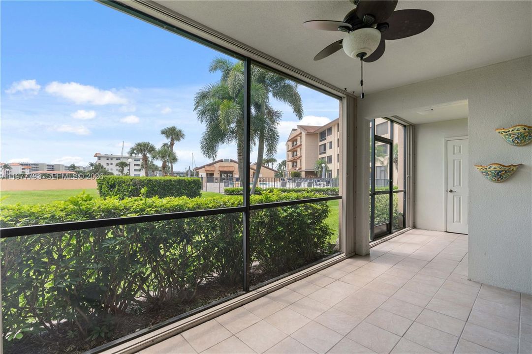 En Venta: $274,000 (2 camas, 2 baños, 1369 Pies cuadrados)