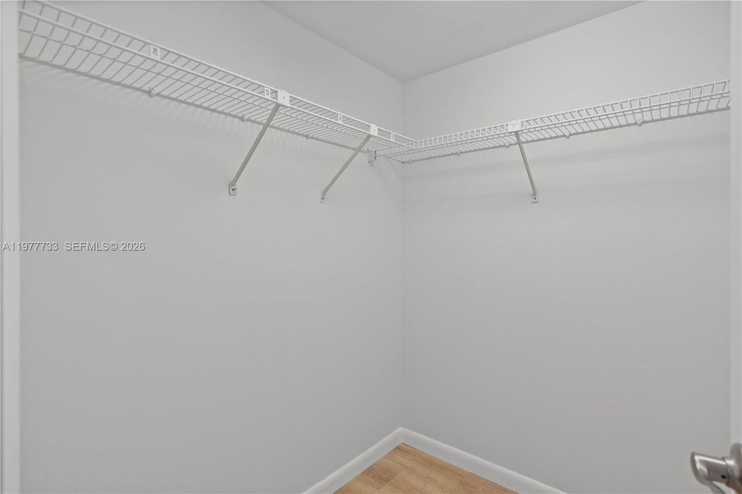 En Venta: $274,000 (2 camas, 2 baños, 1369 Pies cuadrados)