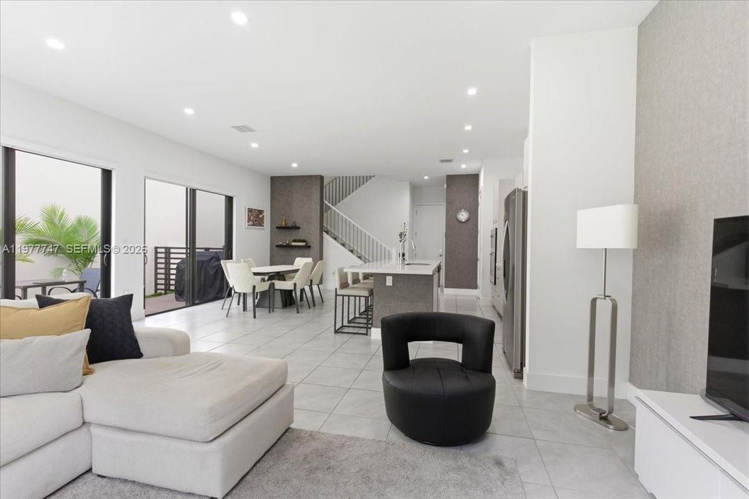 For Sale: $1,150,000 (4 beds, 2 baths, 2158 Square Feet)