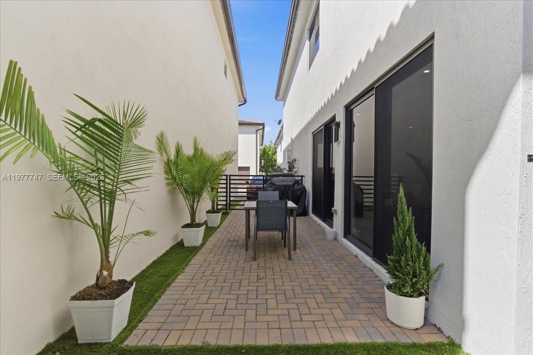 For Sale: $1,150,000 (4 beds, 2 baths, 2158 Square Feet)