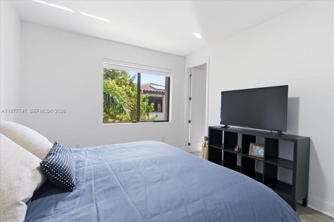 For Sale: $1,150,000 (4 beds, 2 baths, 2158 Square Feet)
