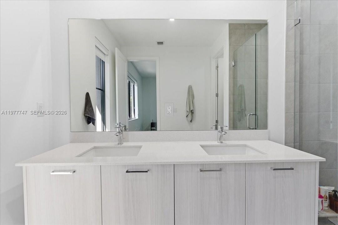 For Sale: $1,150,000 (4 beds, 2 baths, 2158 Square Feet)