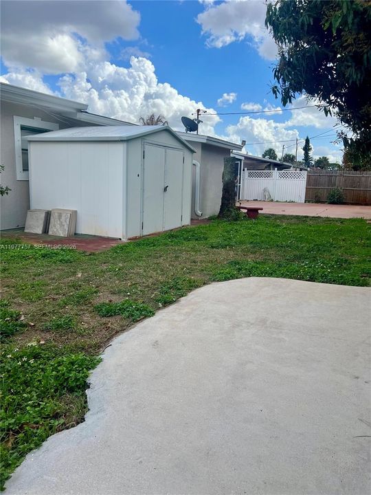 Activo con contrato: $243,900 (2 camas, 2 baños, 834 Pies cuadrados)