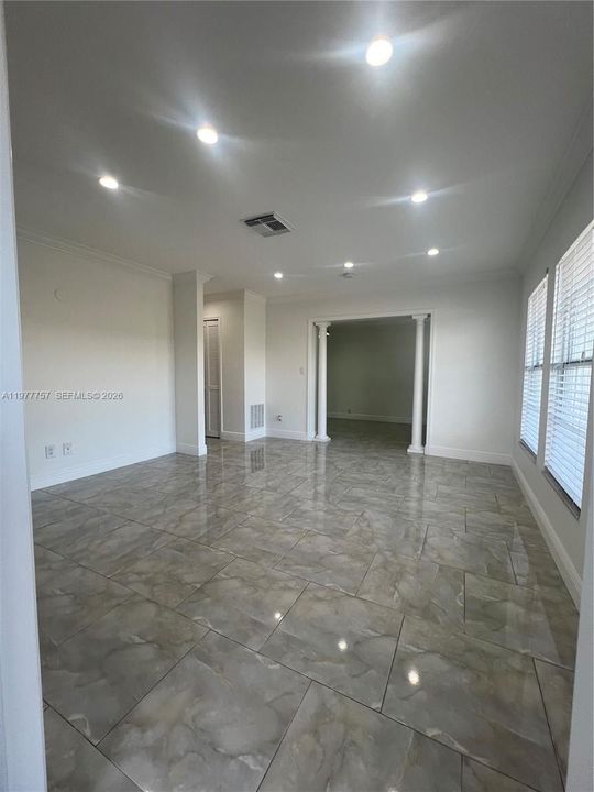 Activo con contrato: $243,900 (2 camas, 2 baños, 834 Pies cuadrados)