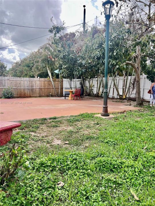 Activo con contrato: $243,900 (2 camas, 2 baños, 834 Pies cuadrados)