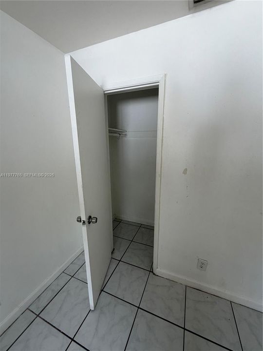 待售: $899,000 (0 贝兹, 0 浴室, 3905 平方英尺)