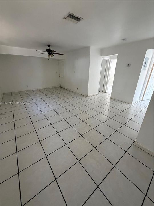 待售: $899,000 (0 贝兹, 0 浴室, 3905 平方英尺)