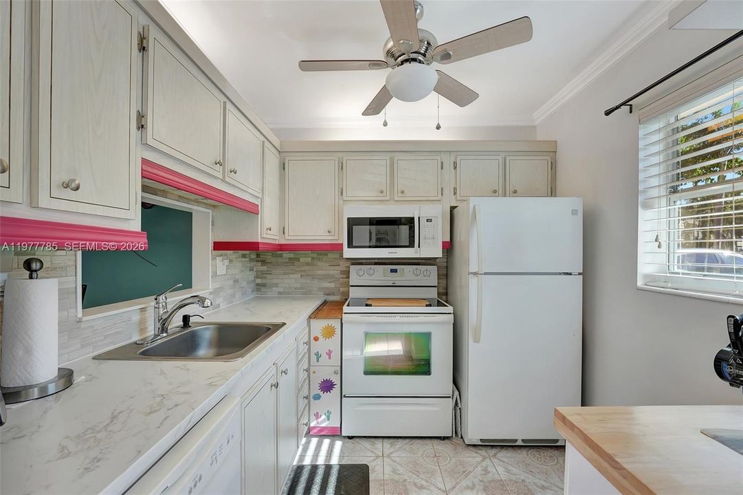 На продажу: $99,900 (1 спален, 1 ванн, 684 Квадратных фут)