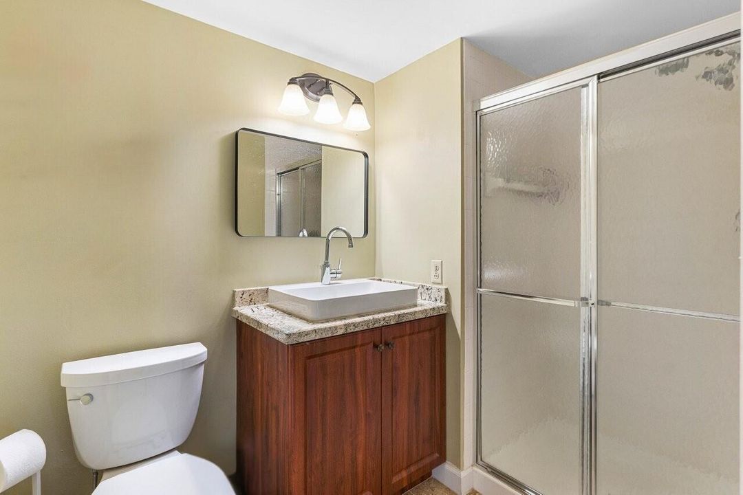 2nd Bathroom