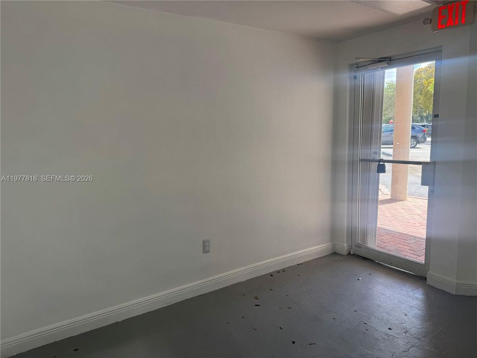 В аренду: $6,950 (0 спален, 0 ванн, 0 Квадратных фут)