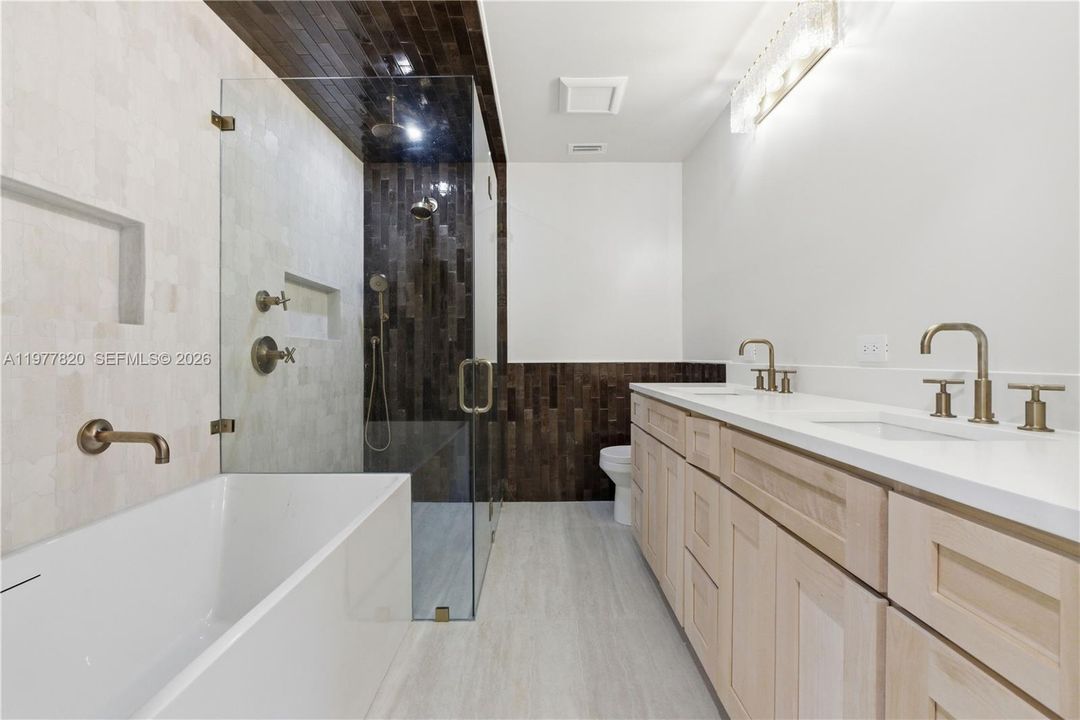 Recently Rented: $4,500 (4 beds, 2 baths, 2112 Square Feet)