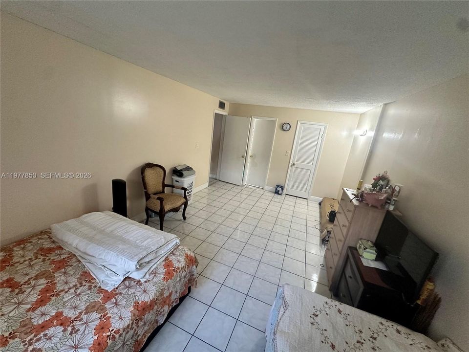 En Venta: $239,000 (2 camas, 2 baños, 1060 Pies cuadrados)