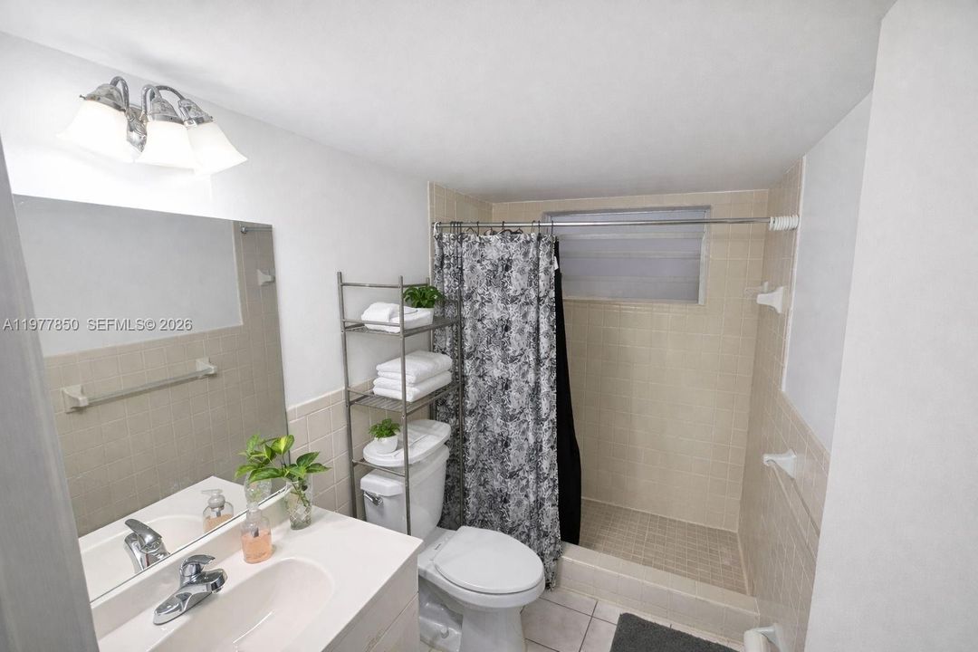 En Venta: $239,000 (2 camas, 2 baños, 1060 Pies cuadrados)