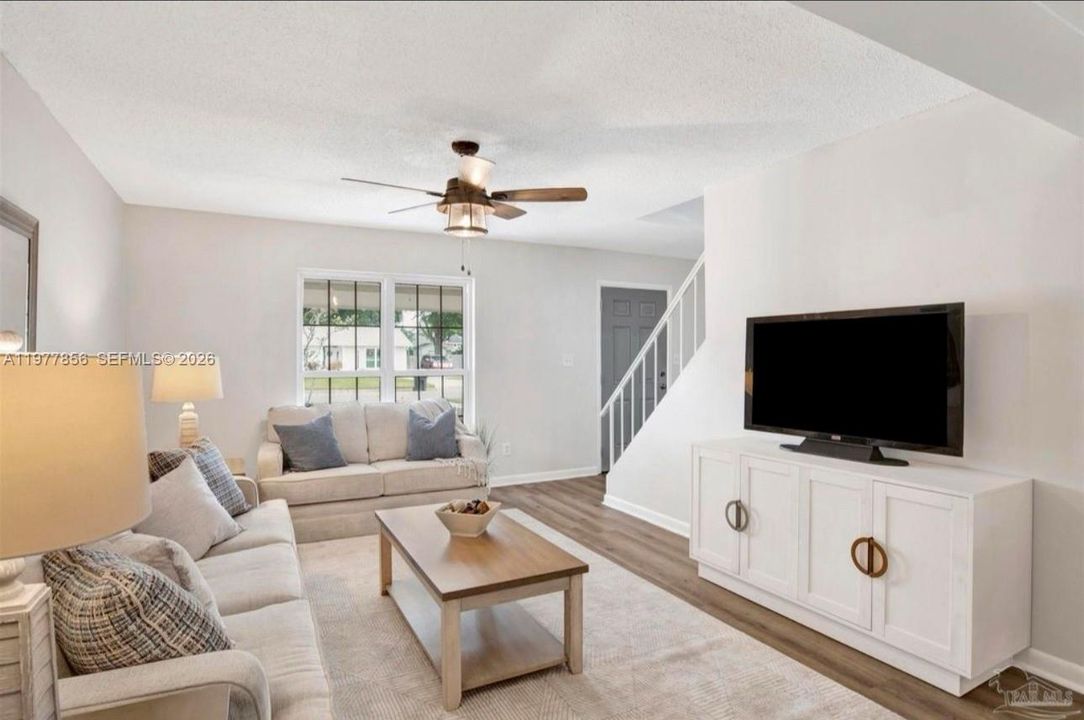 For Sale: $342,500 (4 beds, 2 baths, 2209 Square Feet)