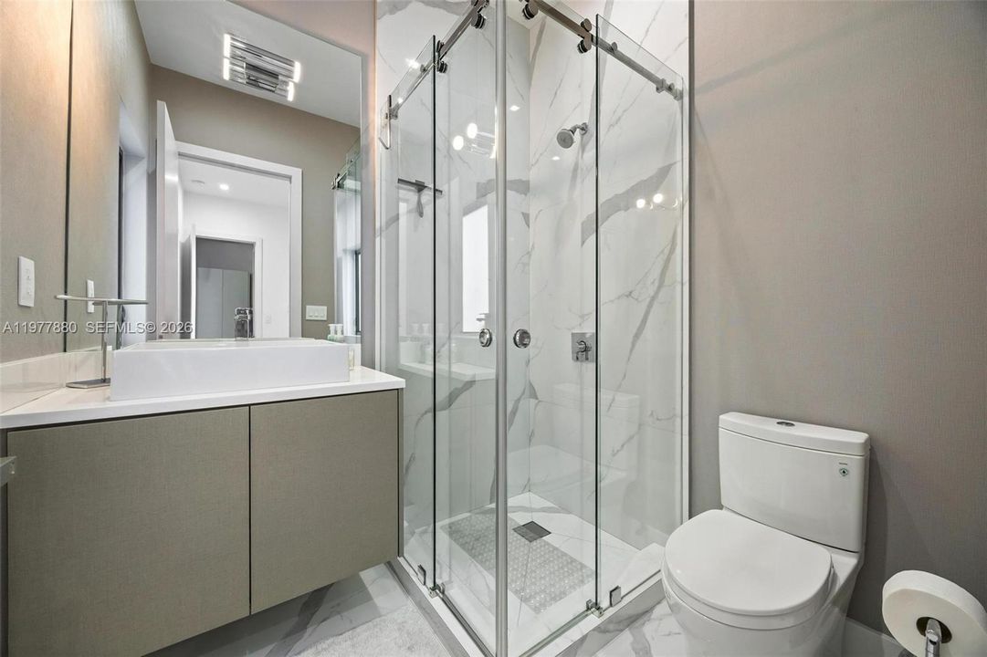 For Rent: $75,000 (6 beds, 7 baths, 5700 Square Feet)