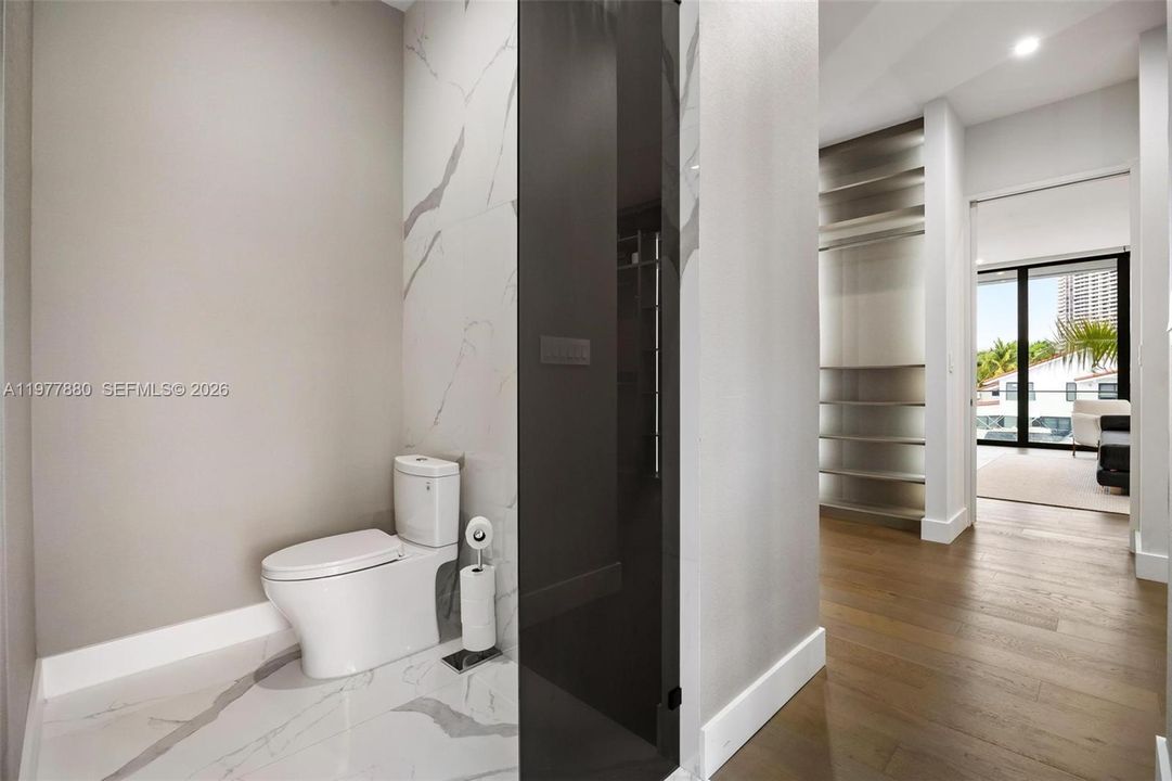 For Rent: $75,000 (6 beds, 7 baths, 5700 Square Feet)