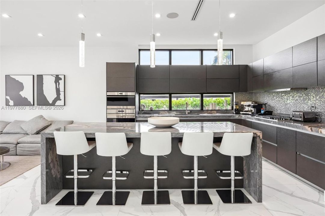 For Rent: $75,000 (6 beds, 7 baths, 5700 Square Feet)