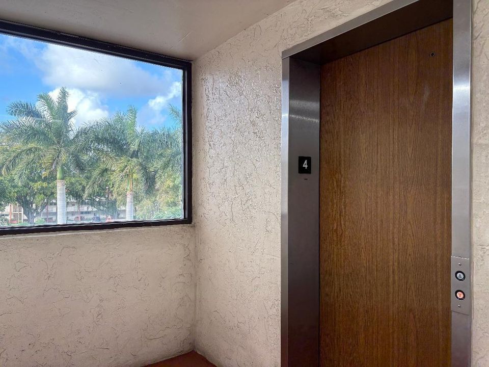 2 Elevators