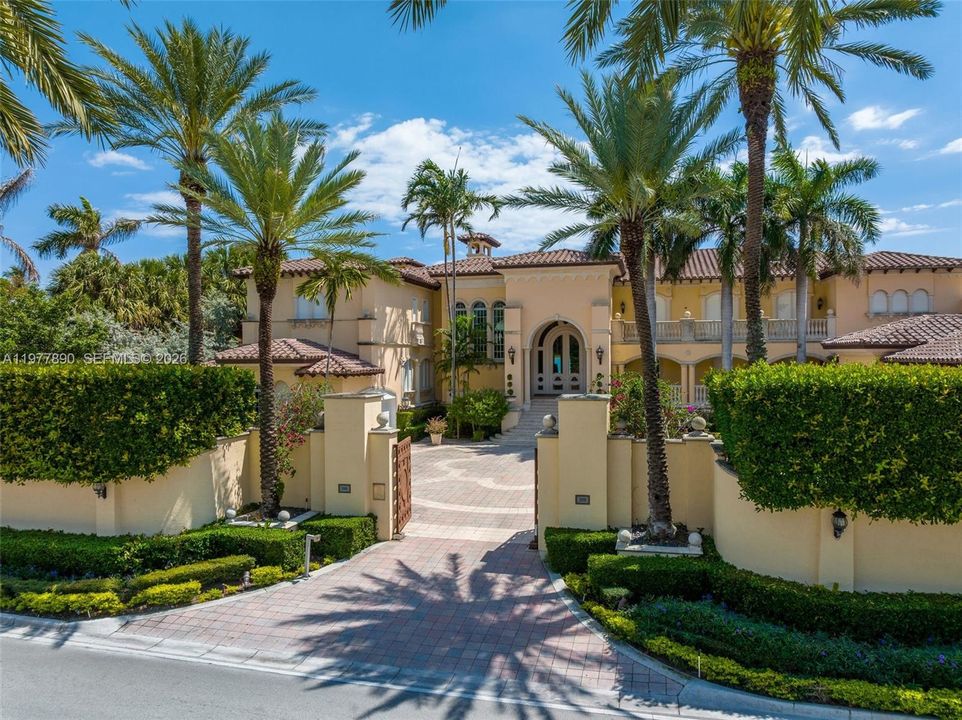 For Sale: $89,000,000 (13 beds, 17 baths, 23695 Square Feet)